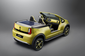 Skoda Element (2017) - 44 Jahre nach dem Buggy bauten die Auszubildenden von Škoda das elektrisch angetriebene Azubi-Car Element auf Basis des Citigo: Ohne Dach, ohne Türen und mit lediglich zwei Sitzen ist er ebenfalls ein klassischer offener Buggy. Skoda Element (2017) - 44 Jahre nach dem Buggy bauten die Auszubildenden von Škoda das elektrisch angetriebene Azubi-Car Element auf Basis des Citigo: Ohne Dach, ohne Türen und mit lediglich zwei Sitzen ist er ebenfalls ein klassischer offener Buggy.