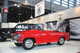 Skoda Felicia (1959) - hübsches Cabriolet auf dem Skoda-Stand - Rétromobile Paris 2014