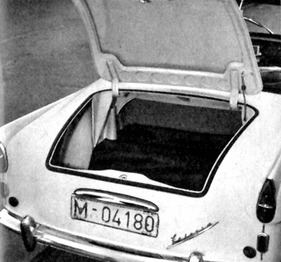 Skoda Felicia (1961) - für einen Sportwagen ein grosser Kofferaum