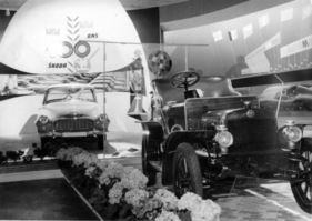 Bild Skoda Felicia Cabriolet - blickt auf 60 Jahre Automobilbau bei Skoda zurück - Genfer Autosmobilsalon 1959