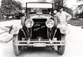 Škoda Hispano-Suiza (1926) - zwischen 1926 und 1929 im Pilsener Werk des Škoda-Konzerns in Lizenz des spanisch-französischen Unternehmens Hispano-Suiza gebaut Škoda Hispano-Suiza (1926) - zwischen 1926 und 1929 im Pilsener Werk des Škoda-Konzerns in Lizenz des spanisch-französischen Unternehmens Hispano-Suiza gebaut