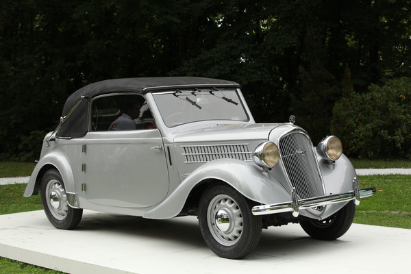 Bild: Skoda Rapid Cabrio Deluxe (1937) - gezeigt an der Sonderschau zum 120-jährigen Jubiläum von Skoda an der Schloss Bensberg Classics 2015