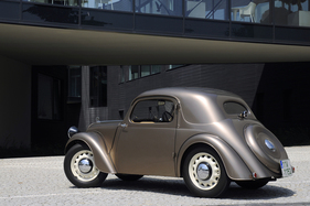 Skoda Sagitta (1937) - 1939 hat Skoda die Sagitta-Prototypen an private Interessenten verkauft, in deren Händen sie allen Härten des täglichen Gebrauchs klaglos und zuverlässig standgehalten haben - in einigen Fällen 30 Jahre lang. Skoda Sagitta (1937) - 1939 hat Skoda die Sagitta-Prototypen an private Interessenten verkauft, in deren Händen sie allen Härten des täglichen Gebrauchs klaglos und zuverlässig standgehalten haben - in einigen Fällen 30 Jahre lang.