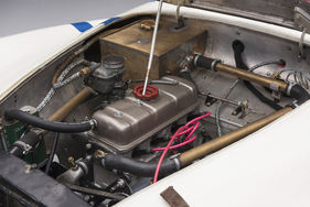 Škoda Sport (1949) - Unter der Motorhaube arbeitete der bewährte, wassergekühlte Vierzylindermotor mit 1089 ccm Hubraum Škoda Sport (1949) - Unter der Motorhaube arbeitete der bewährte, wassergekühlte Vierzylindermotor mit 1089 ccm Hubraum