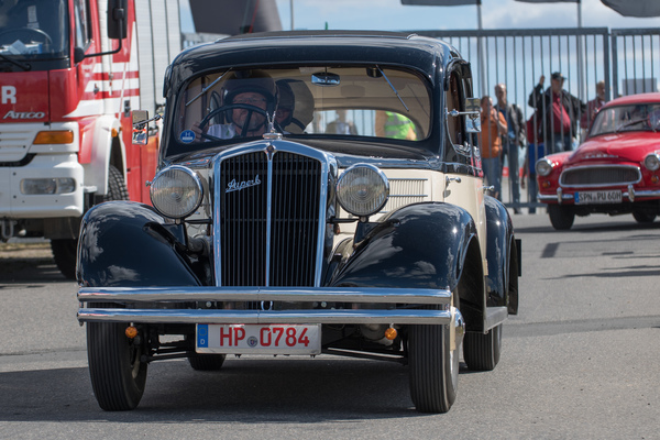 Skoda Superb (1936) anlässlich der Skoda Parade am AvD Oldtimer Grand Prix 2018