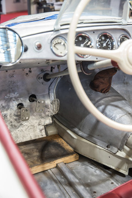 Bild Skoda Tudor Sport 1100 Le Mans (1949) - drei Pedale, wie es sich gehört, aber gewichterleichtert - Rétromobile Paris 2020