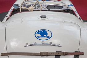 Skoda Tudor Sport 1100 Le Mans (1949) - minimalistischer Ansatz - Rétromobile Paris 2020