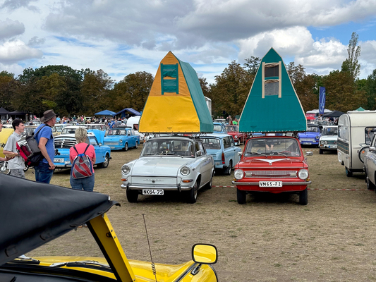 Skoda und Sapo mit Dachzelt – OMMMA Festival Magdeburg 2025