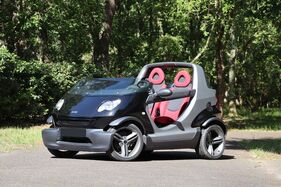 Smart Crossblade (2003) - als Lot 103 an der Artcurial-Versteigerung "Garden Party In Saint-Tropez" 2025 Smart Crossblade (2003) - als Lot 103 an der Artcurial-Versteigerung "Garden Party In Saint-Tropez" 2025