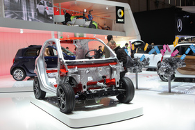 Smart Fourtwo - Schaumodell zeigt die Struktur unter der Karosserie - auf dem Genfer Automobilsalon 2015