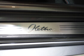 Smit Oletha S 54 (2023) – Wie bei den Grossen: Einstiegsleisten mit elegantem Modellschriftzug