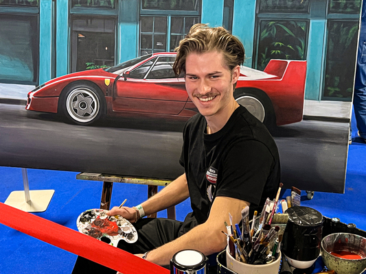 So jung und schon Vollprofi: Mit nur 23 Jahren gehörte Hendrik Schmeer bereits im Frühjahr 2024 zu den gefragtesten Oldtimer-Malern Deutschlands.