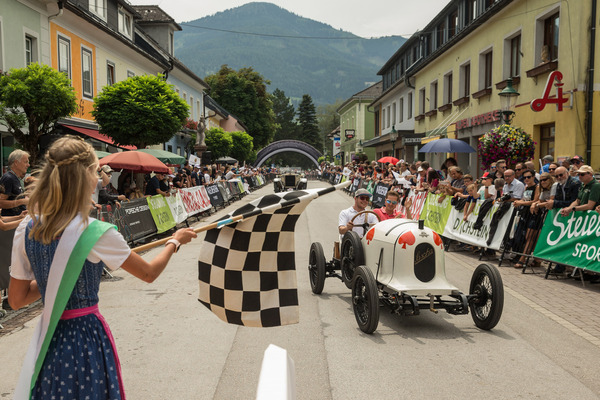 So nahm auch die Jubiläumsveranstaltung ihr Ende, ...