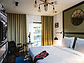 So sieht ein Zimmer im Ameron Motorworld München aus (© Motorworld München, 2021) So sieht ein Zimmer im Ameron Motorworld München aus (© Motorworld München, 2021)