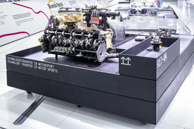 Sogenannte „Toolboxen“ erklären den Besuchern unter anderem die Technik der 917 Modelle.