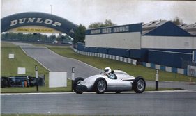 Sokol 650 (1950) - auf Demonstrationsfahrt in Donington im Jahr 2001 als "Auto Union 1.5 Liter"