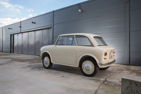 Soletta 750 (1956) - benötigt weniger Stellfäche als ein Smart, fasst aber fünf Personen Soletta 750 (1956) - benötigt weniger Stellfäche als ein Smart, fasst aber fünf Personen