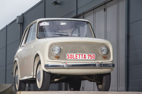 Soletta 750 (1956) - das Kühlergitter vorne ist eine optische Spielerei, der Motor sitzt in der Mitte des Autos
