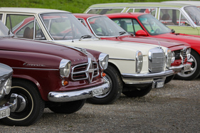 Solide deutsche Mittelklasse: Borgward Isabella und Mercedes-Benz "Strich-Acht" – Albisgütli Classic Cars & Bikes 2024