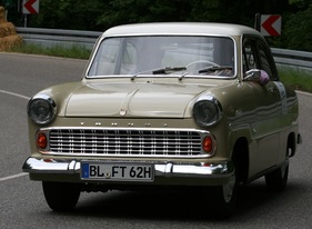 Solitude Revival 2011 - Jubiläums-Corso - Ford Taunus