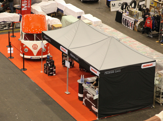 Sonax zeigte den beliebten Bully und natürlich Pflegeprodukte - OTM Fribourg 2015