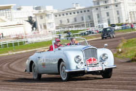 Sonderprüfung "Halbmeile" an der Zoute Grand Prix 2013 Rallye - Bentley R-Type Graber Convertible