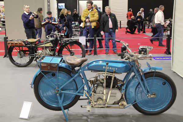 Bild Sonderschau Französische Motorräder - Blériot 500 Bicylindre von 1919 - "elle ne roule pas ... elle vole - Rétromobile Paris 2017