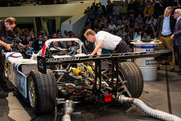 Sound-Demonstration vom Porsche WSC Spyder (1998) - an der Porsche Sound Nacht 2014
