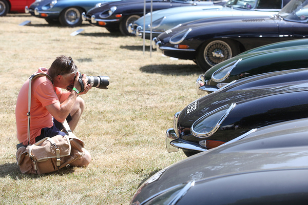 Soviele E-Types, da gehen einem die Foto-Sujets nicht aus - Concours d'Elégance Suisse Coppet 2022