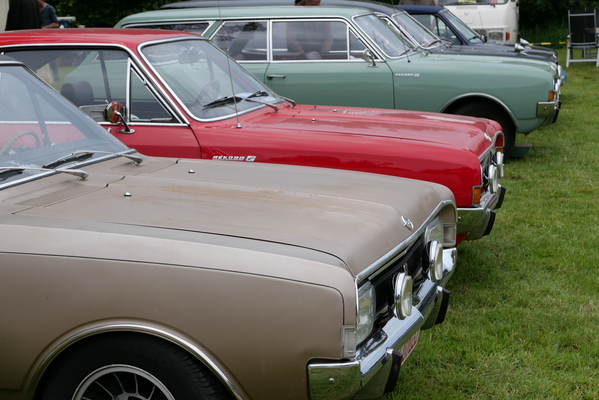 Spielarten des Opel Rekord C: Commodore GS, L-Limousine, Caravan und Bestattungswagen – Bockhorner Oldtimermarkt 2024