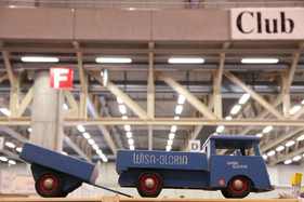 Spielzeugauto von Wisa Gloria - Oldtimer- und Teilemarkt Fribourg 2019