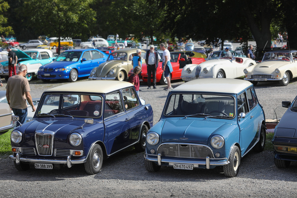 Sportlich oder vornehm? Mini-Derivate Austin Cooper S und Riley Elf – Albisgütli Classic Cars & Bikes Oktober 2023