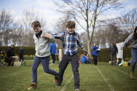 Sportliche Aktivitäten für die House Trophy - die Kinder machen es vor - Goodwood Members Meeting 2016