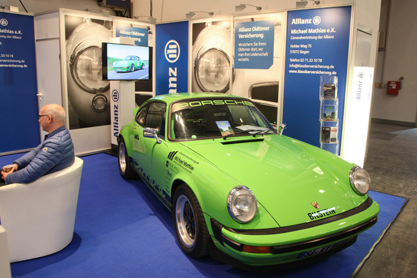 Sportlicher Porsche 911 auf dem Allianz-Stand - Techno Classica Essen 2018