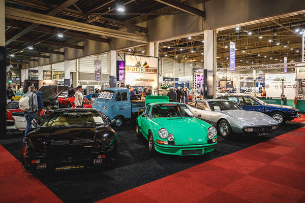 Sportwagen aus Italien und Deutschland - Porsche nicht übervertreten - InterClassics Maastricht 2019