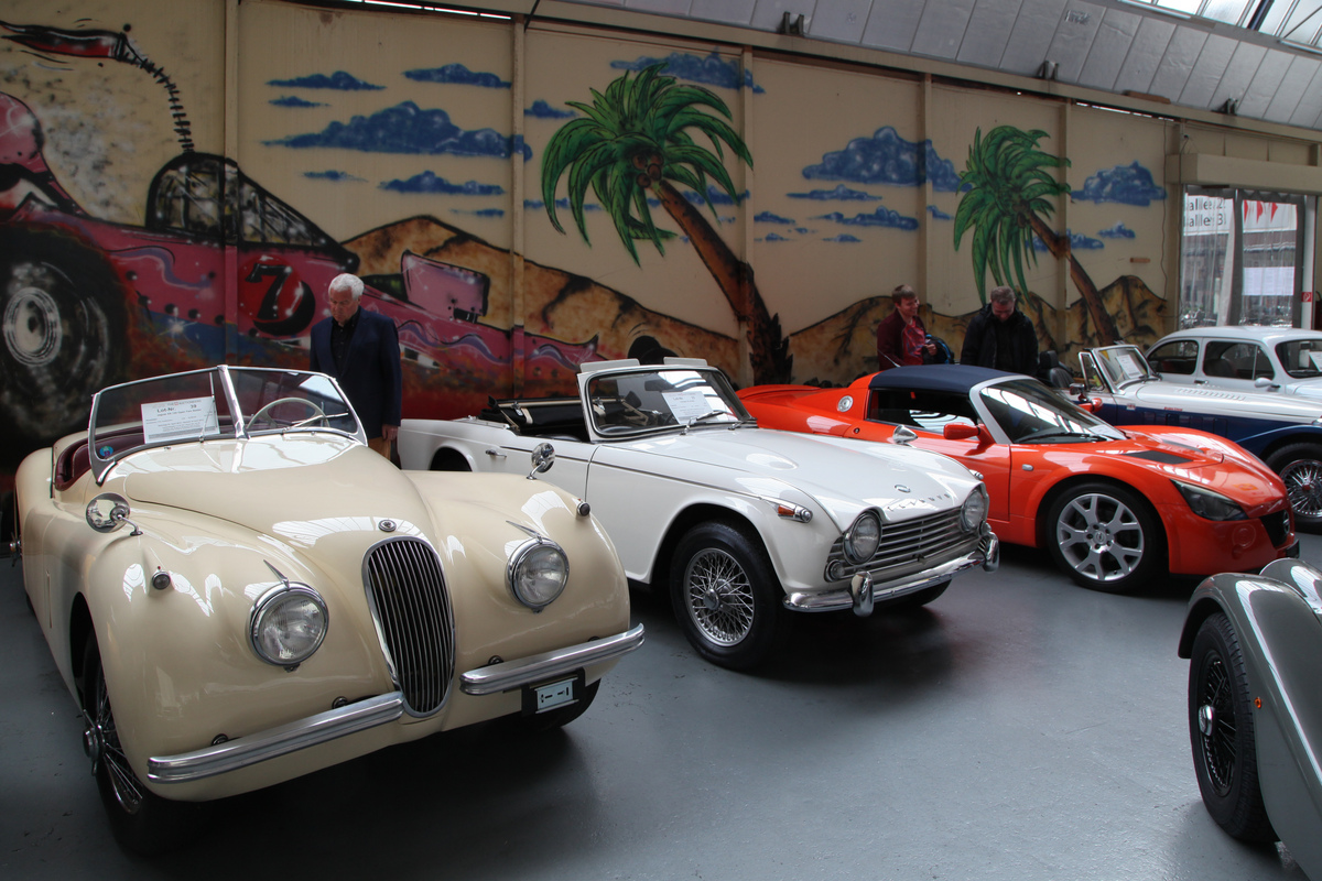 Sportwagen unterschiedlicher Jahrzehnte - an der Versteigerung der Oldtimer Galerie am 23. April 2016 in Toffen