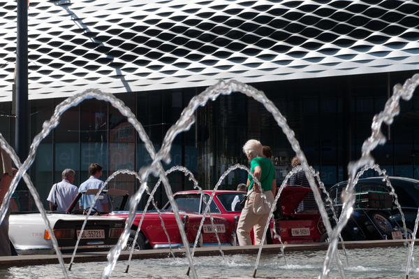 Springbrunnen als optische Auflockerung - RAID Suisse-Paris 2015