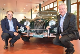 Image for article Valko hands over to Vögeli - Handover at Emil Frey Classics AG