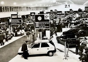 Stände von Volkswagen, Audi, Seat und Skoda02e161ec-114f-4165-9a37-3d29154f720c - Auto Zürich 1990 Stände von Volkswagen, Audi, Seat und Skoda02e161ec-114f-4165-9a37-3d29154f720c - Auto Zürich 1990