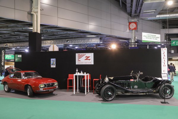 Stand des Zagato-Clubs mit einem Alfa Romeo 6C 1750 und einem Lancia Fulvia - Rétromobile Paris 2024
