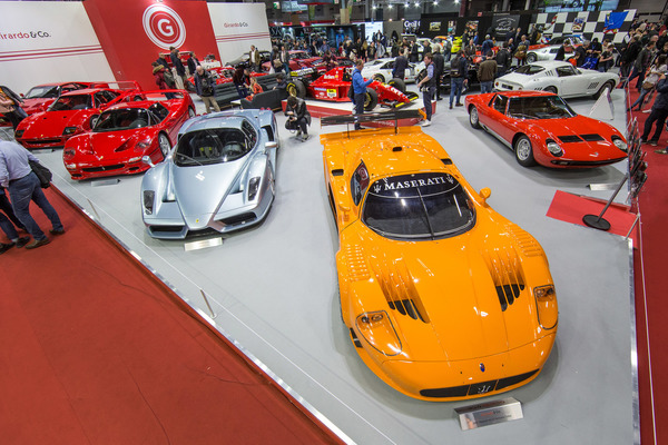 Bild Stand von Max Girardo und seiner Firma Girardo & Co - Rétromobile Paris 2020