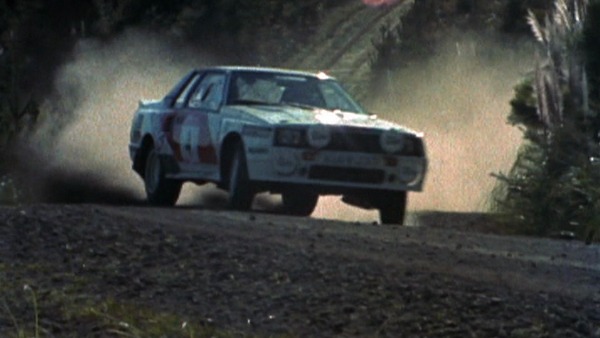 Standbild aus dem Film "Die Evolution des Driftwinkels Vol. 2" von Helmut Deimel