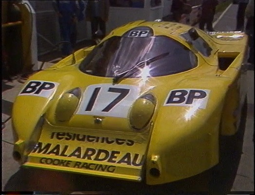 Standbild aus dem Film "Le Mans 1982" Lola T610 von Brian Redman des Cooke Racing Teams