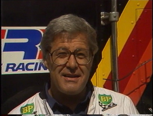 Standbild aus dem Film "Le Mans 1982" Team Chef Ralph Cooke von Cooke Racing