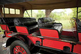 Stanley Model 820 12-Passenger Mountain Wagon (1915) - als Lot 160 an der RM Auction Hershey vom 9./10. Oktober 2014