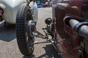 Starrachse mit Reibungsdämpfer und Bremsgestänge – Ecurie Anges Bleus im Boxenstop Tübingen 2025