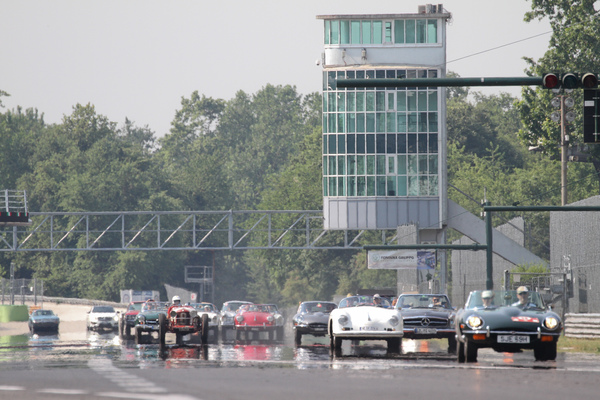 Bild Start bei Hitzeflimmern auf der Grand-Prix-Piste von Monza - Passione Caracciola 2017