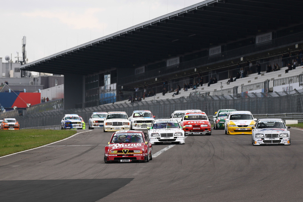 Bild: Start der Tourenwagen Classics anlässlich der Nürburgring Classics 2018