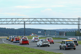 Start von Kampf der Zwerge mit NSU 1000 TT (1970) bei der Historic Trophy Nürburgring 2016 - Kampf der Zwerge