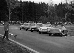 Start zu einem Rennen in Lignières, die Markenvielfalt war auf jeden Fall gewährleistet Start zu einem Rennen in Lignières, die Markenvielfalt war auf jeden Fall gewährleistet